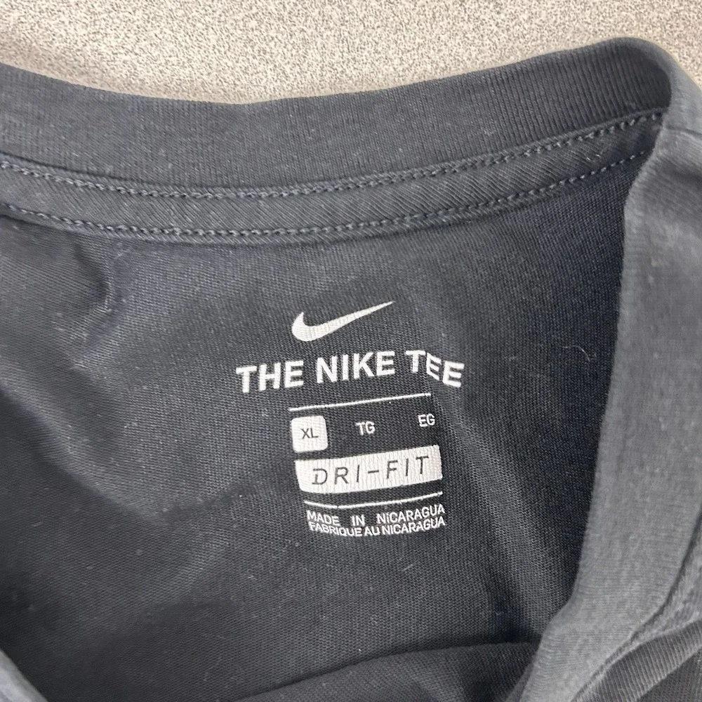 Nike Graphic Tee Lakers LeBron James 23 Crew Neck Short‎ Sleeve NBA XL BV1919